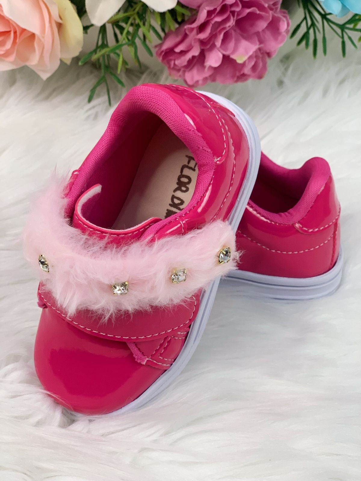 Tênis Pink Verniz Com Pelúcia e Strass Meninas