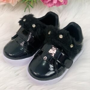 Tênis Preto Verniz Com Pelúcia e Strass Meninas