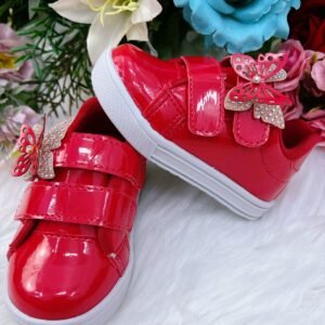 Tênis Vermelho Verniz Rosa Aplique Borboleta Velcro Meninas