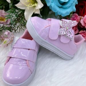 Tênis Lilás Verniz e Rosa Aplique Borboleta Velcro Meninas