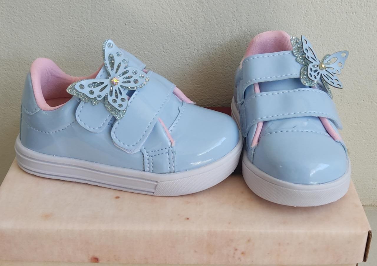 Tênis Azul Bebê Verniz Rosa Aplique Borboleta Velcro Meninas - Imagem 5