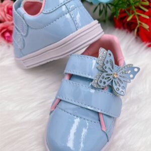 Tênis Azul Bebê Verniz Rosa Aplique Borboleta Velcro Meninas